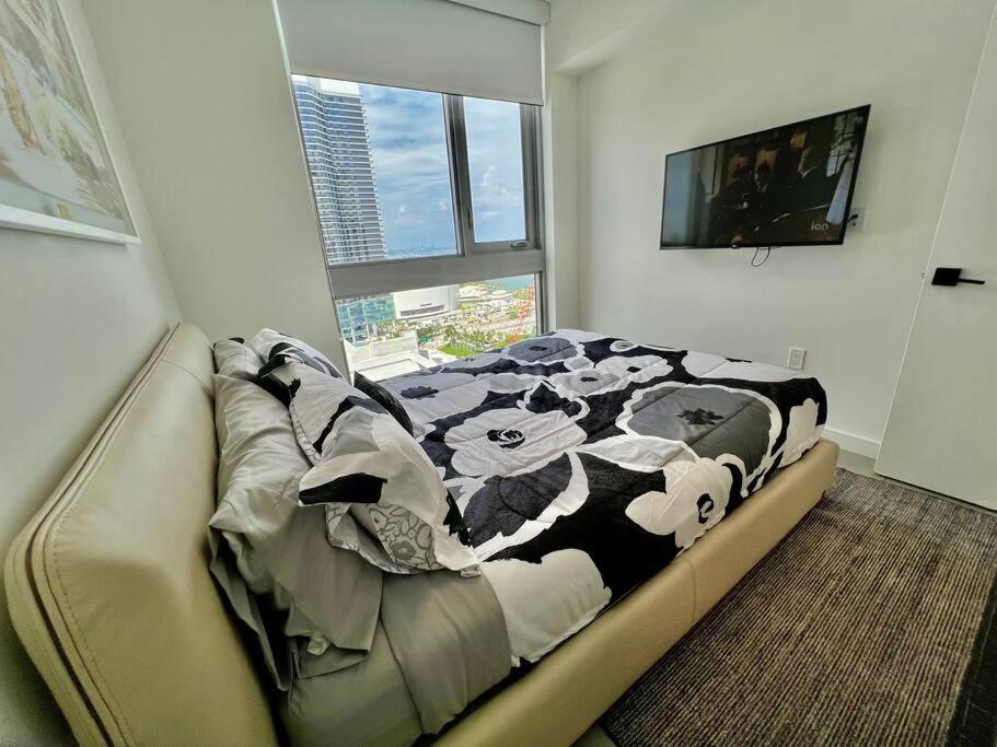 Spacious Studio In The Heart Of Downtown Miami Appartement Buitenkant foto