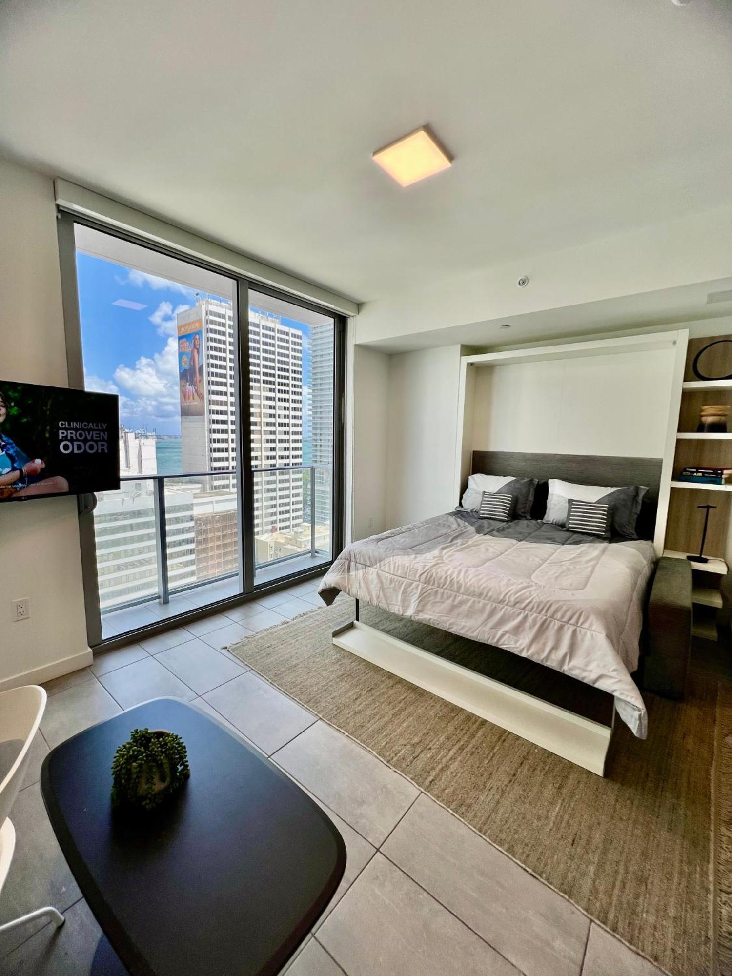 Spacious Studio In The Heart Of Downtown Miami Appartement Buitenkant foto